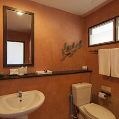 Отель Karona Resort & Spa Пхукет ванная