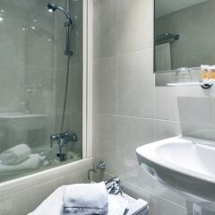 Отель Espahotel Plaza Basilica Мадрид ванная фото 2