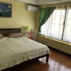 Апартаменты Baan Somprasong Apartment - Na Jomtien комната для гостей фото 2