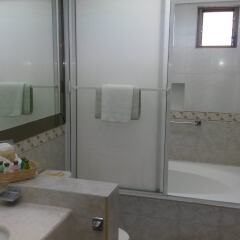 Отель Country Plaza Guadalajara ванная
