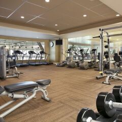 Отель Fairmont Vancouver Airport In-Terminal Hotel Канада, Ричмонд - 1 отзыв об отеле, цены и фото номеров - забронировать отель Fairmont Vancouver Airport In-Terminal Hotel онлайн фитнесс-зал фото 4