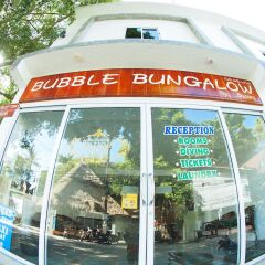 Отель Bubble Bungalow городской автобус