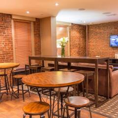 Отель Broadway Hotel and Hostel США, Нью-Йорк - 2 отзыва об отеле, цены и фото номеров - забронировать отель Broadway Hotel and Hostel онлайн гостиничный бар