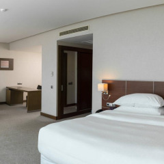 Отель Sheraton Baku Airport комната для гостей фото 5
