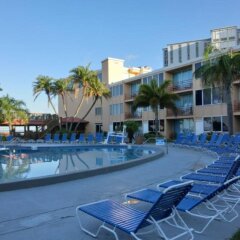 Отель Dolphin Beach Resort бассейн фото 2