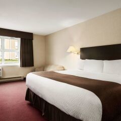 Отель Days Inn by Wyndham Trois-Rivieres комната для гостей фото 5