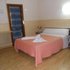 Отель Hostel Olga Испания, Мадрид - 1 отзыв об отеле, цены и фото номеров - забронировать отель Hostel Olga онлайн комната для гостей