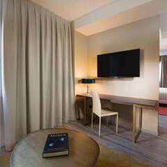 Отель NH Collection Madrid Suecia удобства в номере фото 2