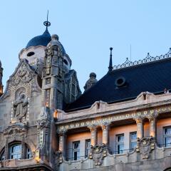 Отель Four Seasons Gresham Palace