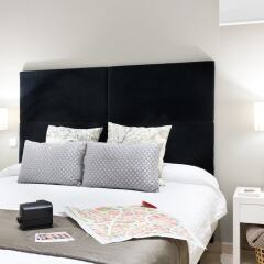 Апартаменты Carretas Apartments комната для гостей