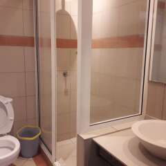 Отель Downtown Marginal Guest House ванная