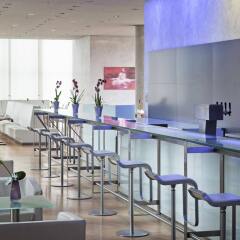 Отель INNSIDE by Meliá München Parkstadt Schwabing гостиничный бар