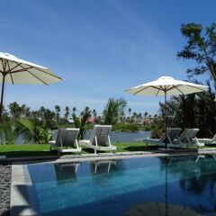 Отель Ylang Garden Villa бассейн