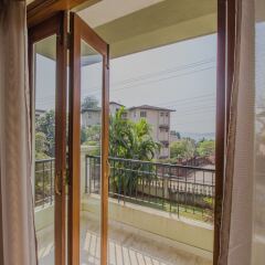 Отель OYO 11351 Home 4BHK Miramar Beach Гоа балкон