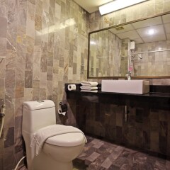 Hotel Nida Sukhumvit Prompong Бангкок ванная