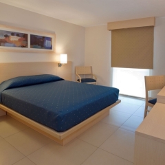Отель City Express Playa del Carmen сейф в номере