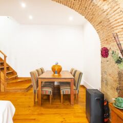 Отель Downtown Duplex by Homing в номере