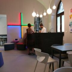 Отель Babila Hostel & Bistrot Италия, Милан - 1 отзыв об отеле, цены и фото номеров - забронировать отель Babila Hostel & Bistrot онлайн гостиничный бар