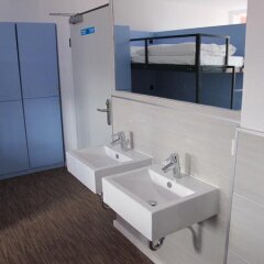 Отель United Hostel Frankfurt City Center Германия, Франкфурт-на-Майне - 14 отзывов об отеле, цены и фото номеров - забронировать отель United Hostel Frankfurt City Center онлайн ванная фото 2