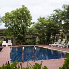 Отель Phuket Garden Home бассейн
