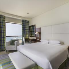 Отель Hilton Dubai The Walk 4* Стандартный номер с различными типами кроватей