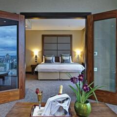 Leonardo Royal Hotel London Tower Bridge в номере фото 2