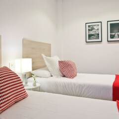 Апартаменты Feelathome Madrid Suites Apartments комната для гостей фото 2