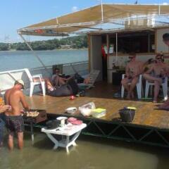 Hostel Rookies Нови Сад приотельная территория