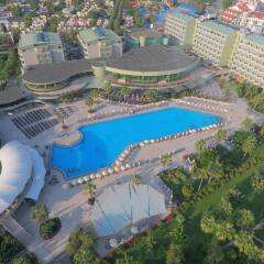 Отель VONRESORT Golden Coast - All Inclusive бассейн