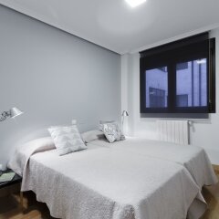 Апартаменты Ayala Apartment by FlatSweetHome комната для гостей