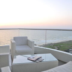 Отель West All Suite Boutique Tel Aviv балкон