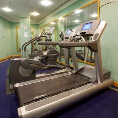 Kingsway Hall Hotel фитнесс-зал фото 3
