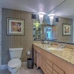 Отель Embassy Suites by Hilton Convention Center Las Vegas США, Лас-Вегас - отзывы, цены и фото номеров - забронировать отель Embassy Suites by Hilton Convention Center Las Vegas онлайн ванная фото 2