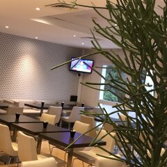 Отель ibis Nice Palais des Congrès Франция, Ницца - 1 отзыв об отеле, цены и фото номеров - забронировать отель ibis Nice Palais des Congrès онлайн питание фото 2