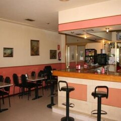 Отель Hostal Liste Station гостиничный бар