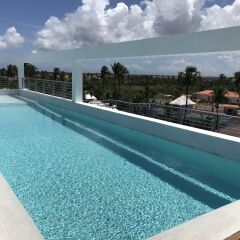 Отель Ducassi Suites Rooftop Pool Beach Club & Spa бассейн фото 2