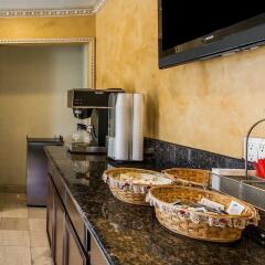 Отель Rodeway Inn & Suites Pacific Coast Highway США, Лос-Анджелес - отзывы, цены и фото номеров - забронировать отель Rodeway Inn & Suites Pacific Coast Highway онлайн в номере фото 2