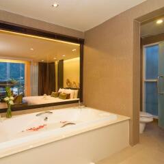 Отель Peach Blossom Resort Пхукет ванная фото 2