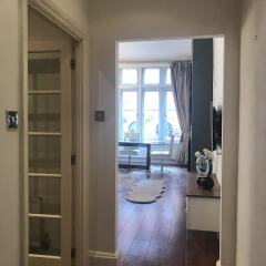 Апартаменты Suitely Trafalgar Square Luxury Apartment Лондон сейф в номере