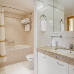 Отель Mamaison Residence Downtown Prague ванная