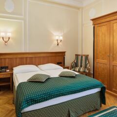 Austria Trend Hotel Astoria сейф в номере