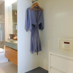 Отель Royal Beach View Suites Паттайя сейф в номере