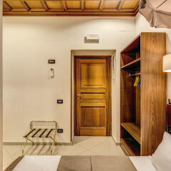 Отель Artemis Guest House бассейн