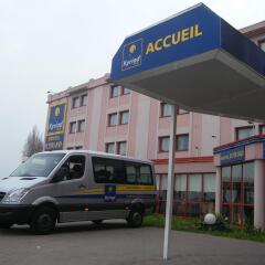 Hotel Kyriad Orly Aéroport Athis Mons городской автобус