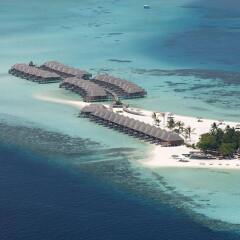 Отель Constance Moofushi Resort пляж
