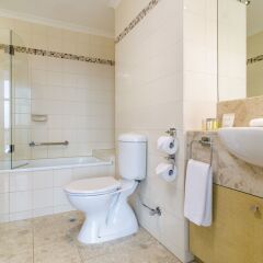 Отель Clarion Suites Gateway ванная фото 2