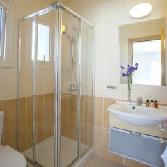 Отель Athina Villa 8 Кипр, Протарас - отзывы, цены и фото номеров - забронировать отель Athina Villa 8 онлайн ванная фото 2