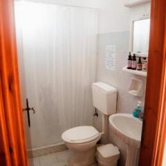 Отель Yiannis Apartments Греция, Калимнос - отзывы, цены и фото номеров - забронировать отель Yiannis Apartments онлайн ванная