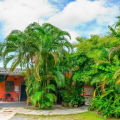 Отель Chez Charly Bungalow парковка