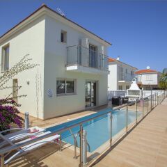 Отель Athina Villa 8 Кипр, Протарас - отзывы, цены и фото номеров - забронировать отель Athina Villa 8 онлайн приотельная территория